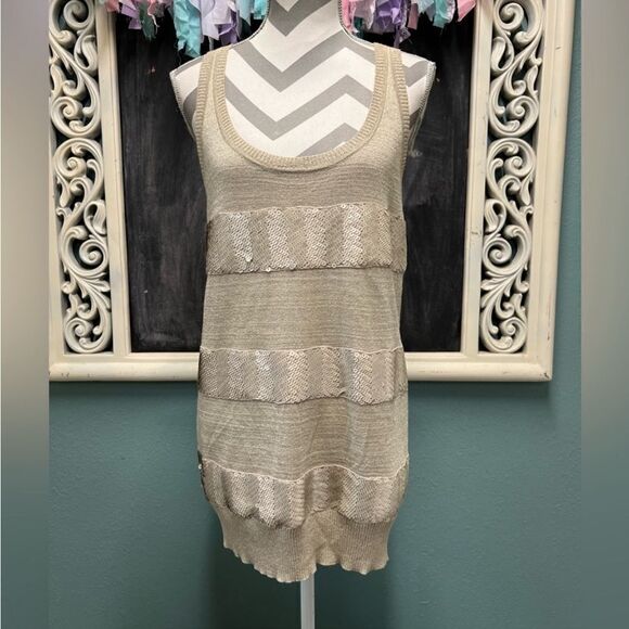 - Cache Y2K Cream with Gold Lightweight Sequined Tank Sweater - Picture 3 of 6